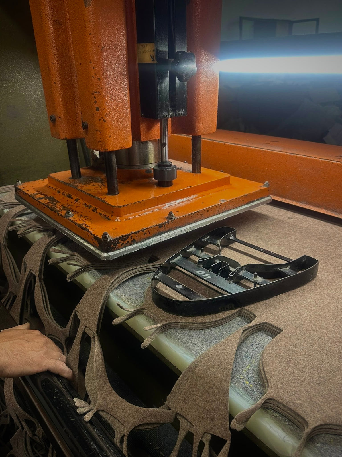 del-material-al-par-terminado-cortado